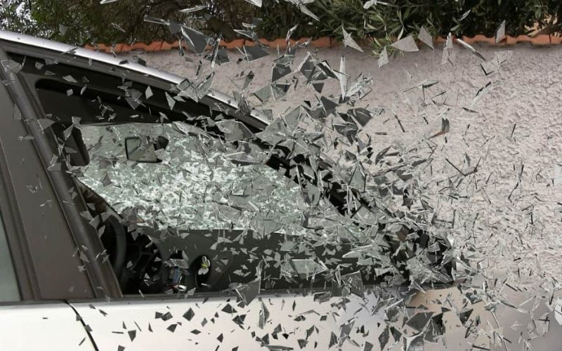 Ventana rota del coche