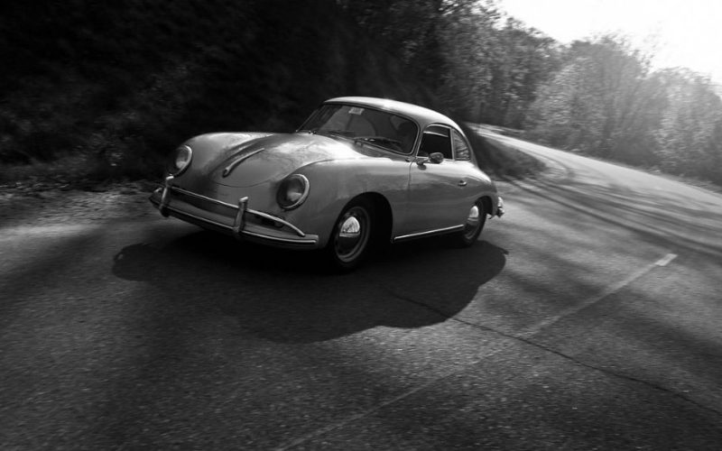 coche clásico en blanco y negro