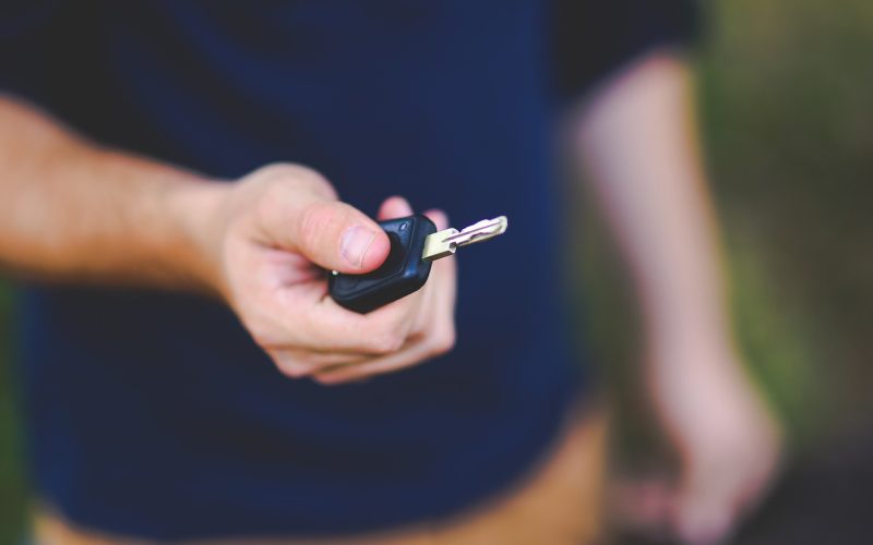 Te ayudamos a elegir entre coche nuevo o de segunda mano.