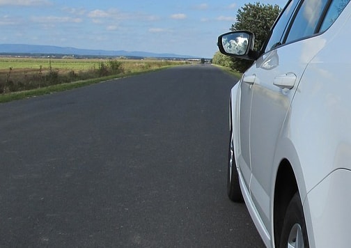 Coche, carretera