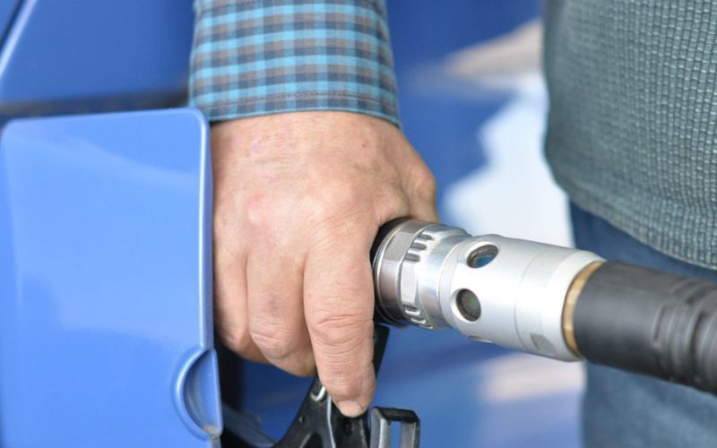 Aprende estos trucos para saber como ahorrar gasolina y conoce cómo conducir de forma eficiente