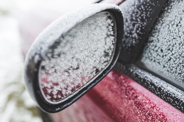 Espejo retrovisor conducir con nieve