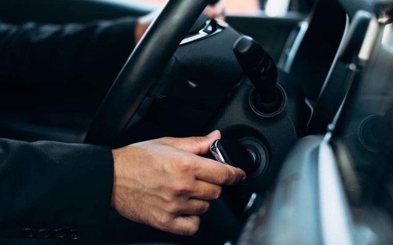 Qué hacer cuando el coche no arranca y otros consejos de mantenimiento con el que resolver tus dudas.