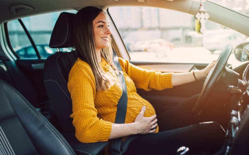 ¿Cuáles son las claves para viajes largos en coche embarazada?