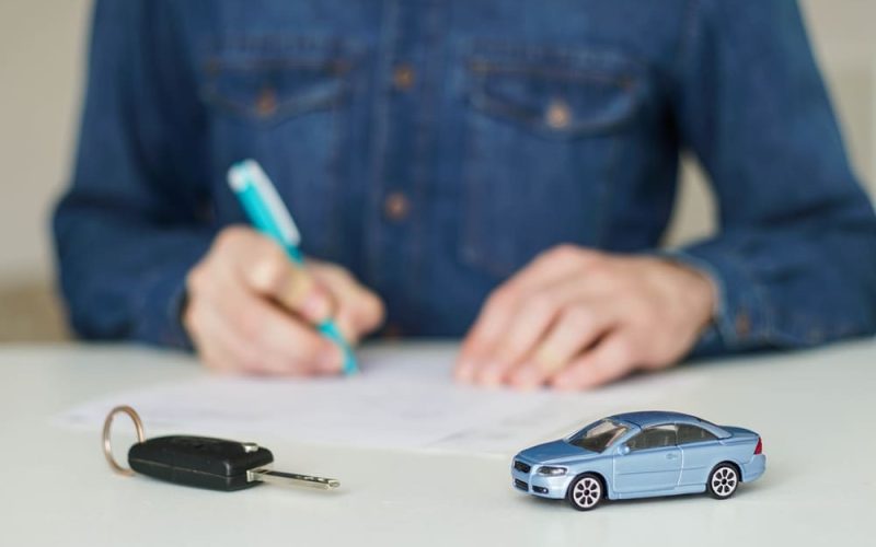 Cómo contratar un seguro de coche dejará de ser un enigma para ti. Solo tienes que valorar qué vía es más sencilla y rápida para ti.